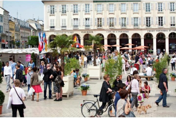 Saint-Germain-En-Laye: Grand Studio En Centre Ville A 2 Minutes Du Rer Exterior photo